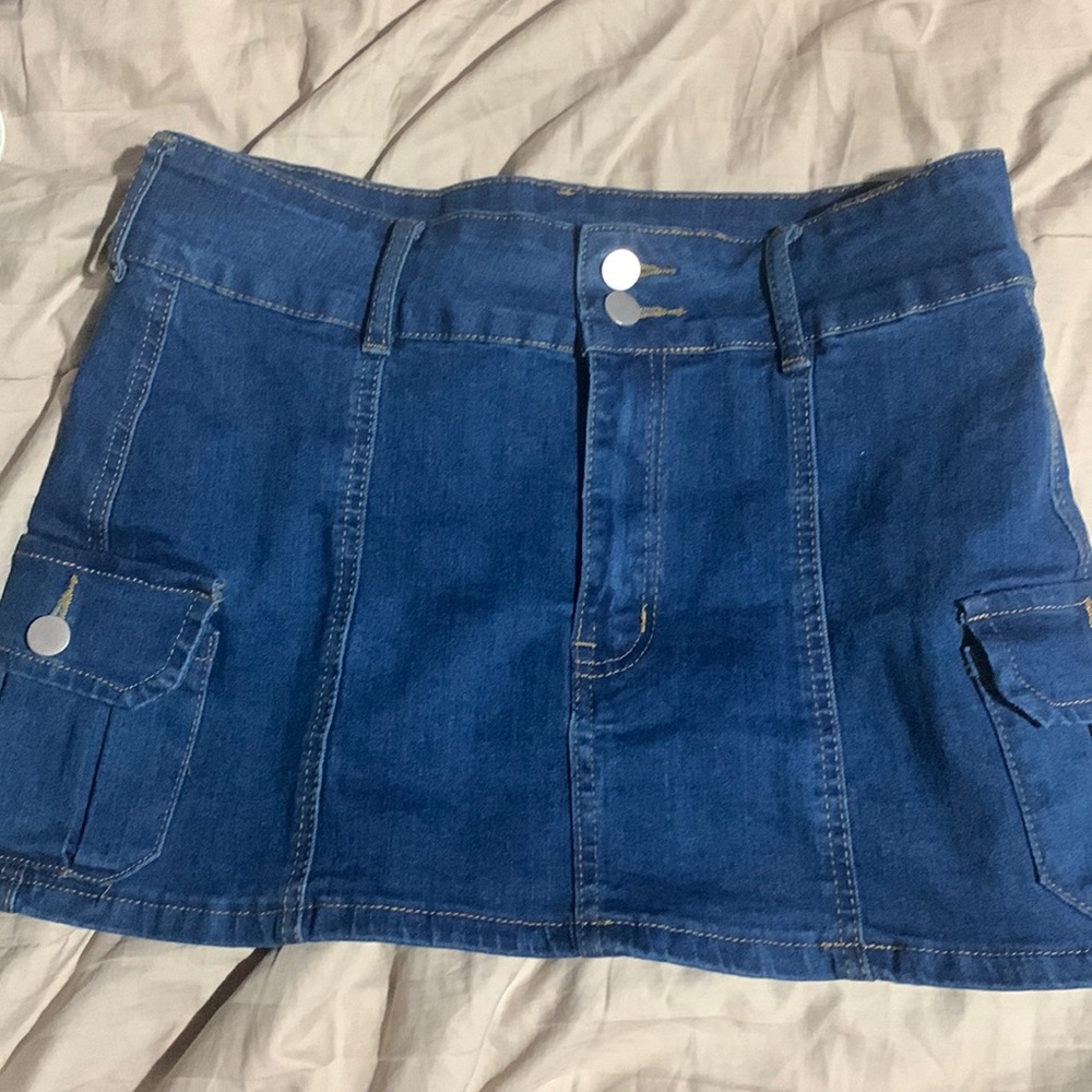 Skirt with pockets
